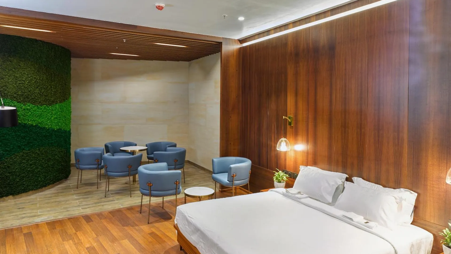 0484 Aero Lounge-Terminal 2 Cochin Airport Hotel Nedumbassery 4*,